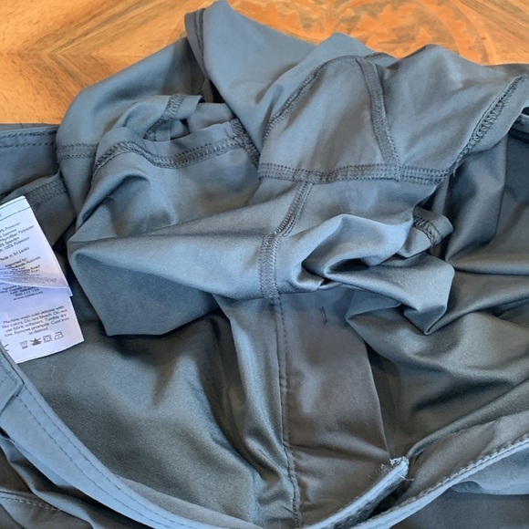 Eddie Bauer Gray Skort  Mini Skirt Built-In Shorts Women’s Size 14 - Picture 6 of 8